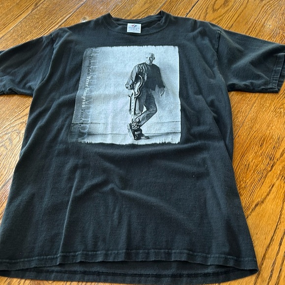 Peter Frampton 2003 concert tee.  Shirt sleeve, black, size Large. - Picture 1 of 6